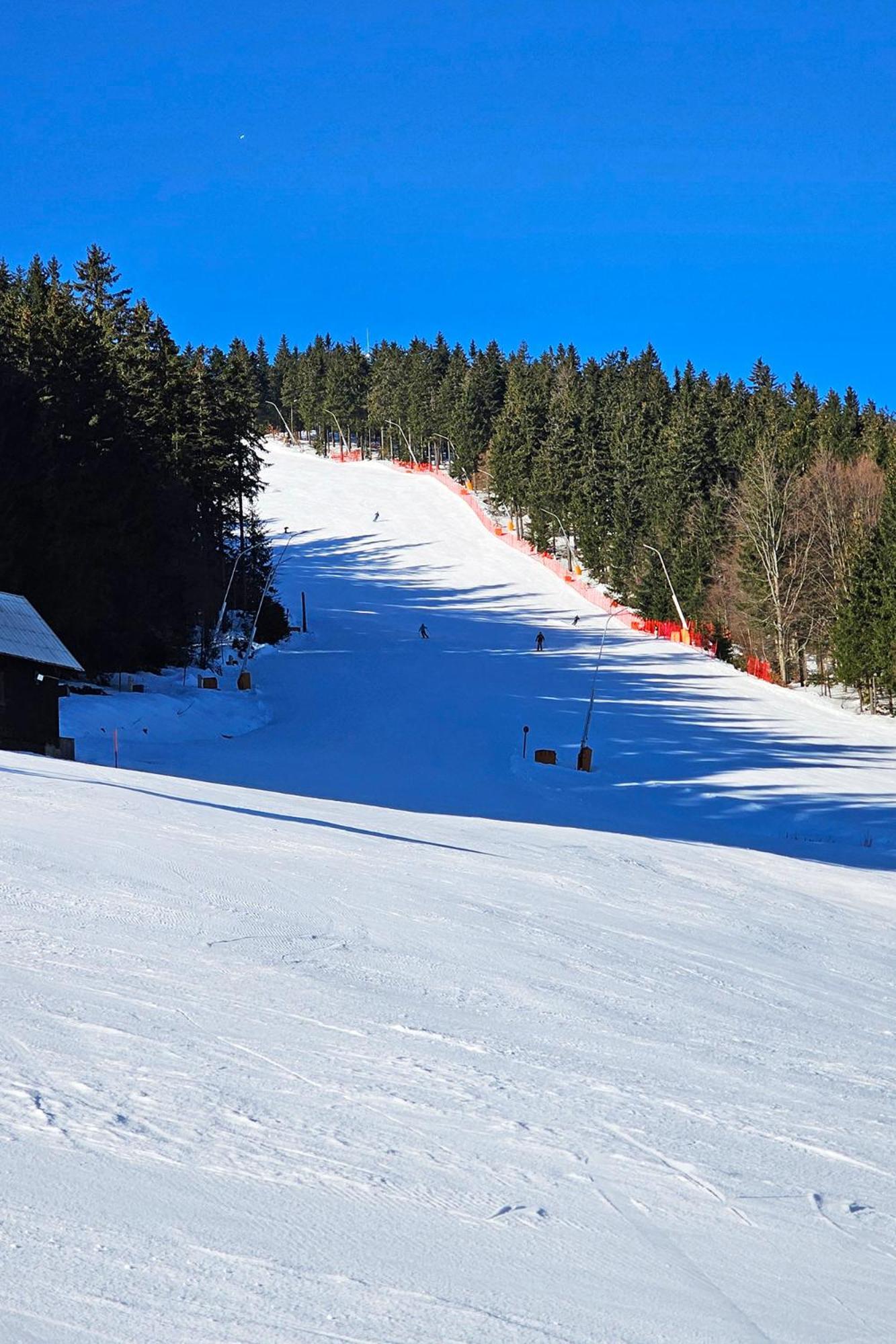 Enjoyharrachov - Atraktivni Slunny Klimatizovany Apartman 14 V Centru Harrachova Se Saunou, Parkovanim, Wifi-Wlan, Sat, Herni Konzoli, Pc S Win 10, Netflix Zdarma A Moznosti Dobijeni Auta S Jedinecnym Vyhledem Na Certovu Horu Se Skokanskymi Mustky Dış mekan fotoğraf