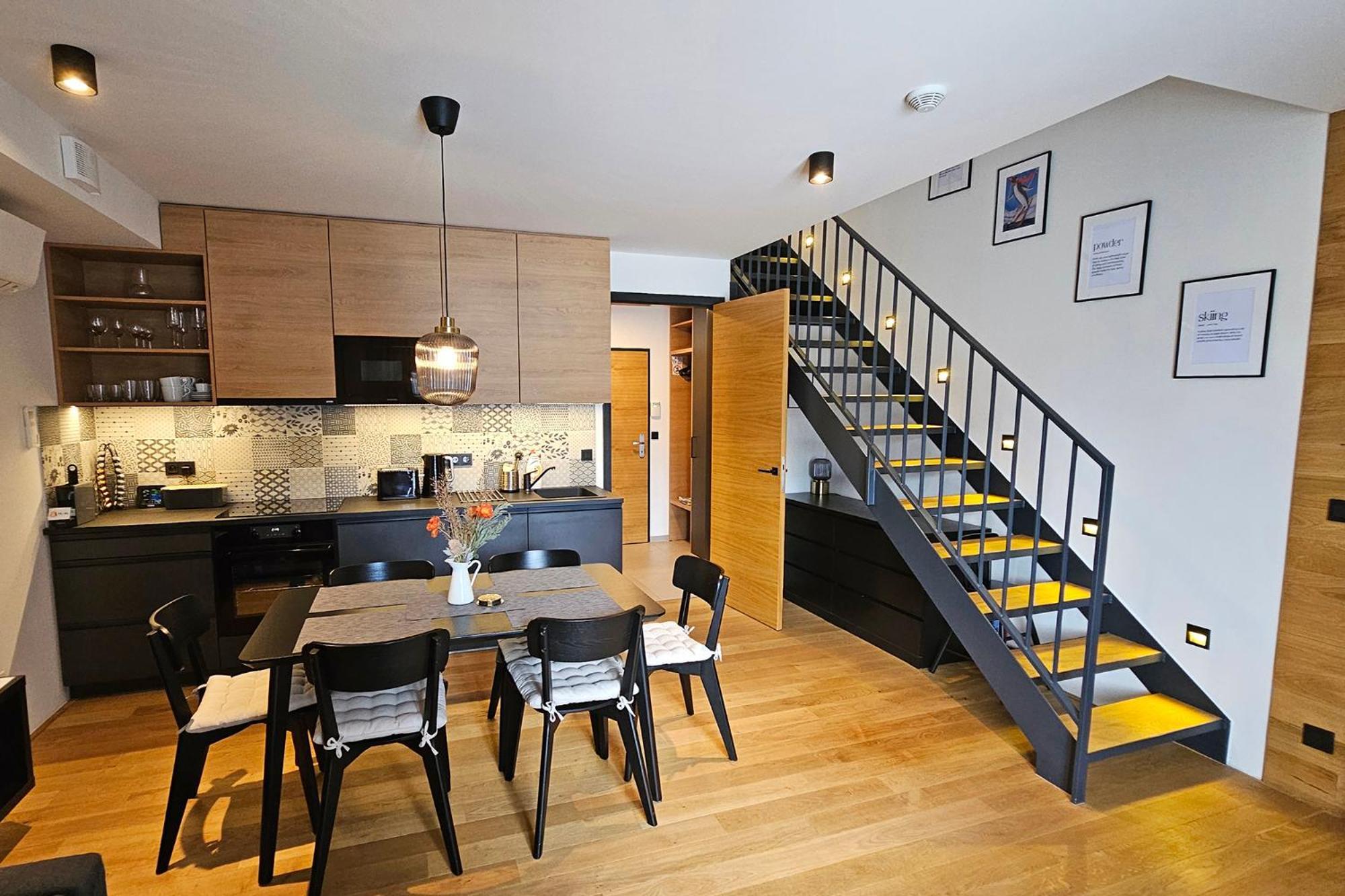 Enjoyharrachov - Atraktivni Slunny Klimatizovany Apartman 14 V Centru Harrachova Se Saunou, Parkovanim, Wifi-Wlan, Sat, Herni Konzoli, Pc S Win 10, Netflix Zdarma A Moznosti Dobijeni Auta S Jedinecnym Vyhledem Na Certovu Horu Se Skokanskymi Mustky Dış mekan fotoğraf